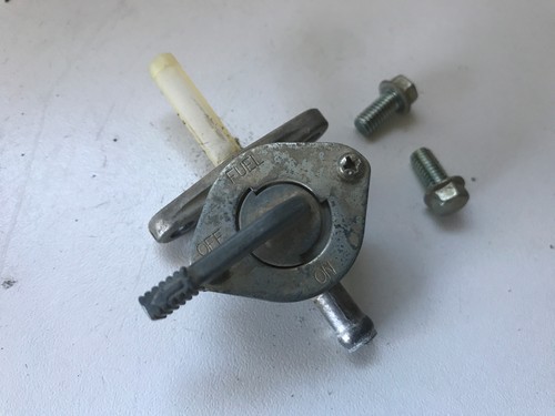 Robinet essence avec - d,
