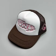 Casquette trucker brodée - 🧢,