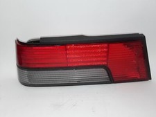 061547 Enjoliveur Inf Feu Arriere Gauche pour PEUGEOT 405 BERLINA * 1346447