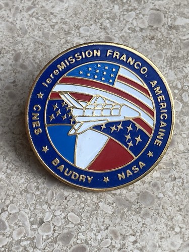 Pin nasa cnes baudry - pin’s,