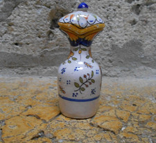 Huilier Ancien en faience marqué H + écusson