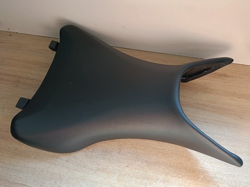 Une selle pilote avant origine - une,