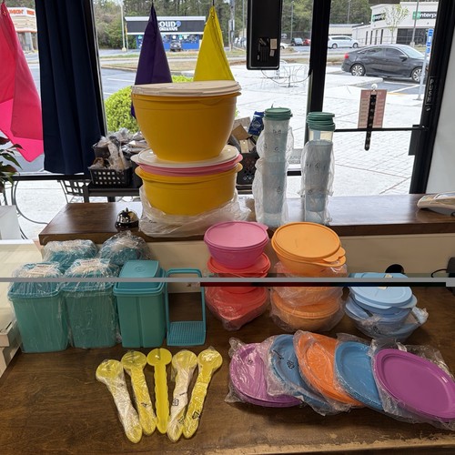 Tupperware set piece of - tupperware,