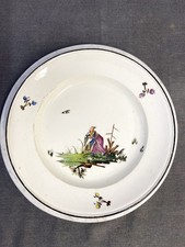 Assiette en Porcelaine Rare de