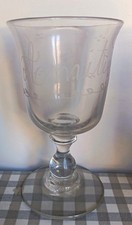 Ancien beau verre à pied