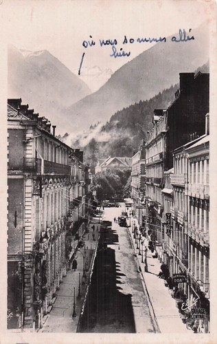 Cauterets boulevard latapie - cauterets,
