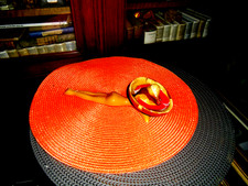 SUPERBE FIGURINE CERAMIQUE VINTAGE  VALLAURIS    -"  FEMME AU SOMBRERO "- an 60