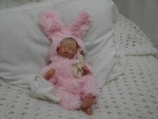 Adorable mini bébé Reborn 