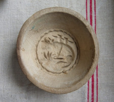 PETIT MOULE À BEURRE ANCIEN EN BOIS - DIAM : 8 cm