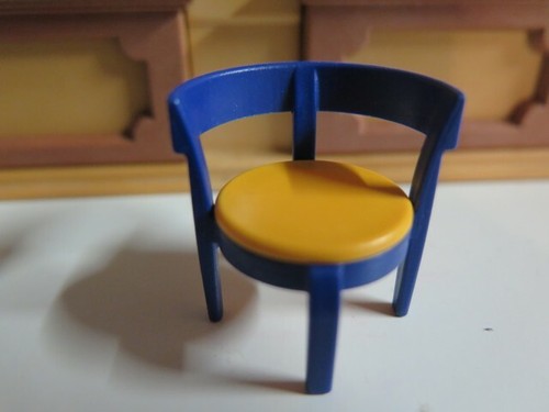 Chaise bleue jaune - chaise, pièce