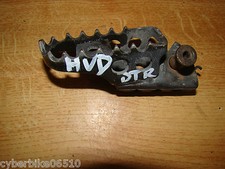 YAMAHA DT 125 R  - CALE PIED AVANT DROIT - REPOSE PIEDS