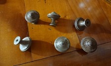  6 beaux boutons, poignée de