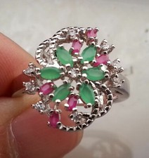 Belle Bague en argent,  Rubis