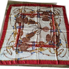 Carré de soie Loris Azzaro – Motif Équestre 