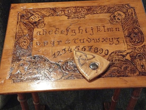 Table ouija - table,