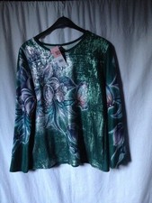 Tunique pull vert motif fleurs et papillon en strass et reflets argentés 50 - 52