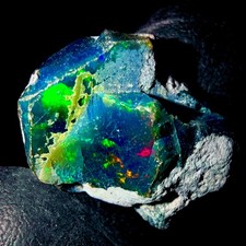 Ethiopian Opal rough , Noir Feu Opal gemstone, Naturel Opal Brut 14 CT 20x16 MM