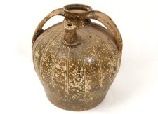 Jarre à huile ancienne terre