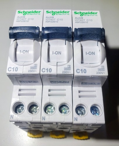 Disjoncteur scheider a9p22610 - scheider,