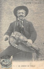 CPA 63 UN JOUEUR DE VIELLE