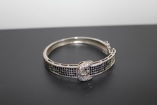 bracelet jonc ouvrant empierré, forme boucle ceinture en argent 925