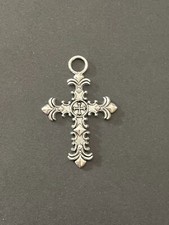 crucifix en métal argenté