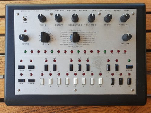 X0xb0x roland 303 reverse - tb-303,