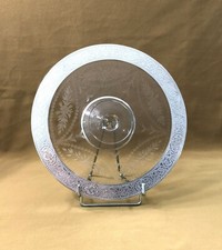 plat sur piedouche / guéridon en verre gravé et argent Décor LOUIS XVI pied