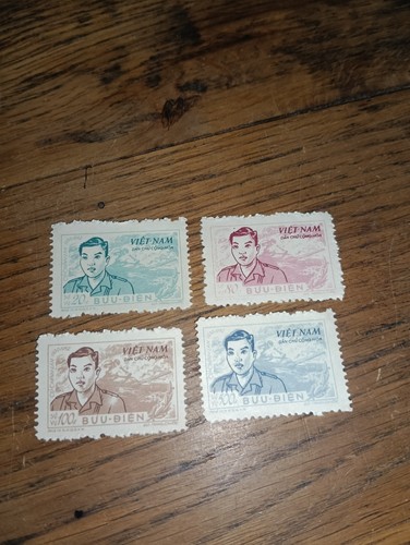 Authentiques timbres vietnam - 4,