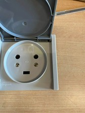 2 prise encastrer 2p+t IP44/