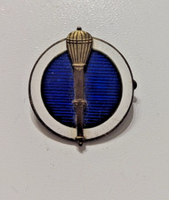Badge sportif ancien émaillé