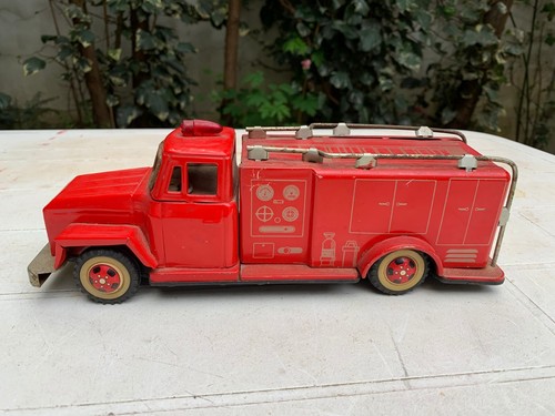 Ancien camion pompier - ancien, a