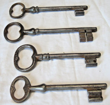 Lot de 4 clés anciennes pour