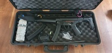 MP5 avec crosse rétractable +