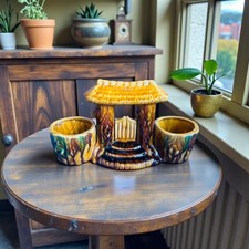 Jardinière ancienne en barbotine émaillée – forme pagode.