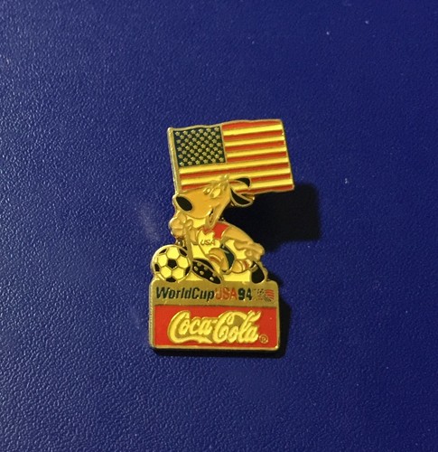 Pin foot football mascotte - football,