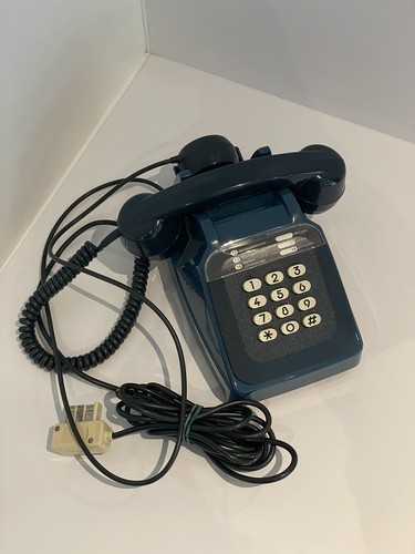 Téléphone ancien touches - ancien, a