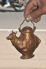 Pot À Eau Sacré En Cuivre