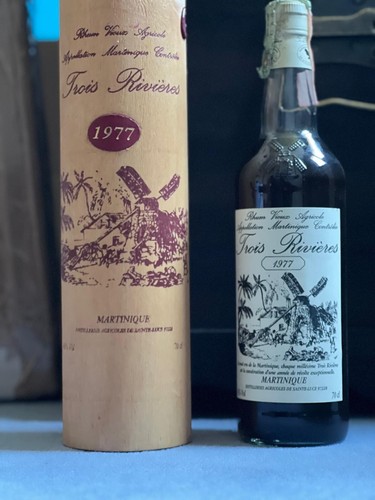 Rhum trois rivieres 1977 - trois,
