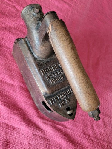 Old iron rattle g paris - iron,