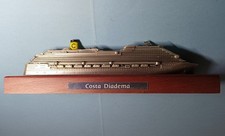 Lot de 4 Maquettes en métal -