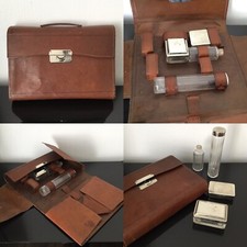 NECESSAIRE DE TOILETTE Fin