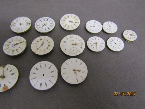 Lot de 14 mouvement - t...lot,
