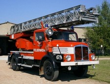 CAMION POMPIERS IFA DL 25 S 4000-1 CAMION ECHELLE 1:43