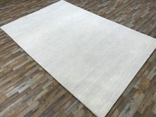 Tapis en laine touffeté à la