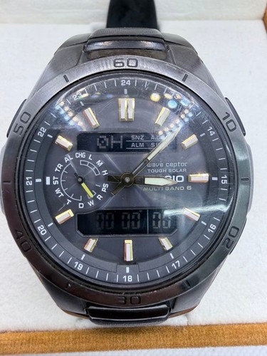 Montre solaire radiocommandée
