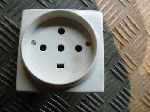 Socle prise femelle avec - prise,