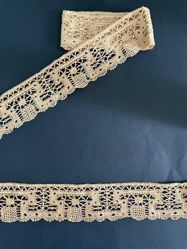 Ancienne dentelle filet