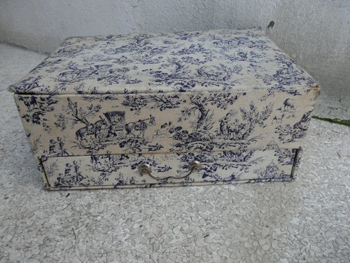 Ancienne boîte couture - ancienne,