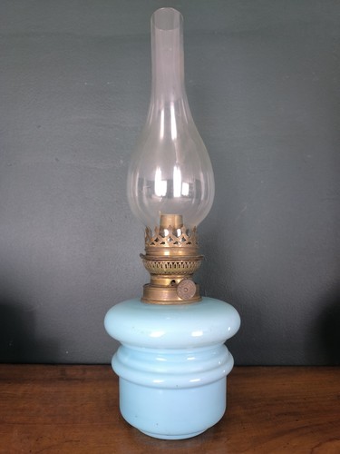 Ancienne lampe pétrole - ancienne, À